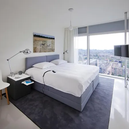 Urban Residences Aparthotel 4*