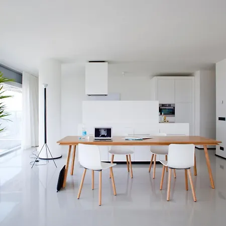 Urban Residences Aparthotel 4*