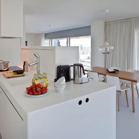 Urban Residences Aparthotel 4*