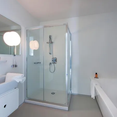 Urban Residences Aparthotel 4*