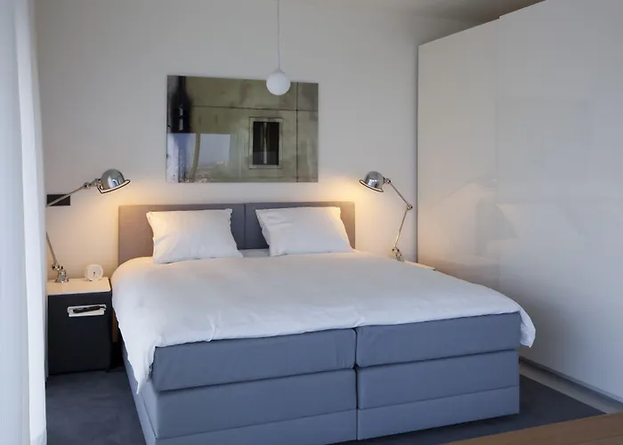 Urban Residences Aparthotel 4*