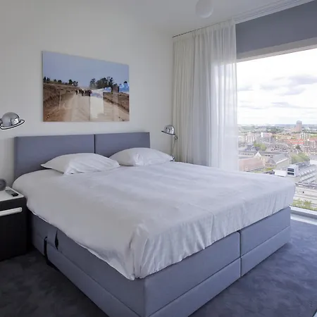 Urban Residences Aparthotel 4*