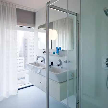 מלון דירות Urban Residences 4*