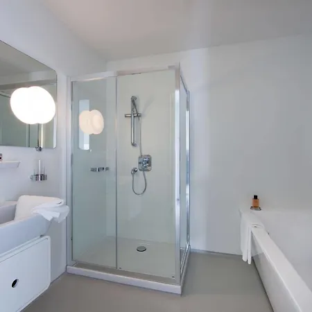 Urban Residences Aparthotel 4*
